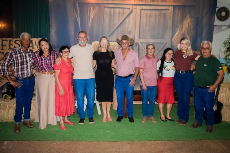 FESTA COUNTRY | Grupo Raio de Luz